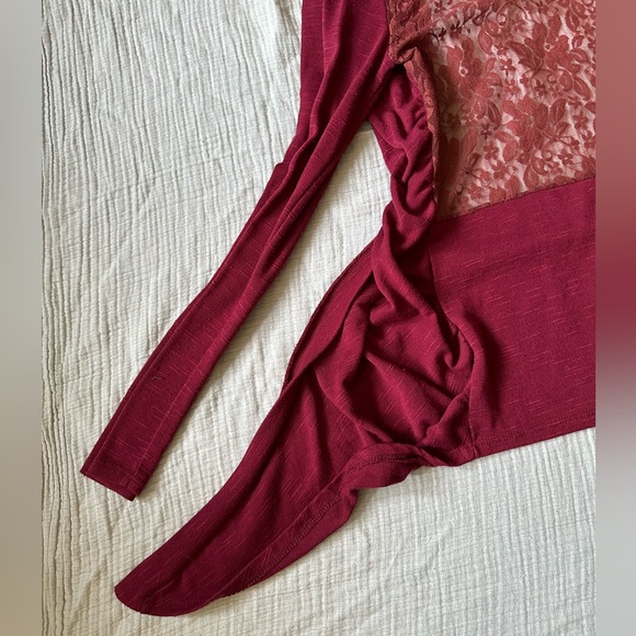 Red lace back drape cardigan - Picture 6 of 7